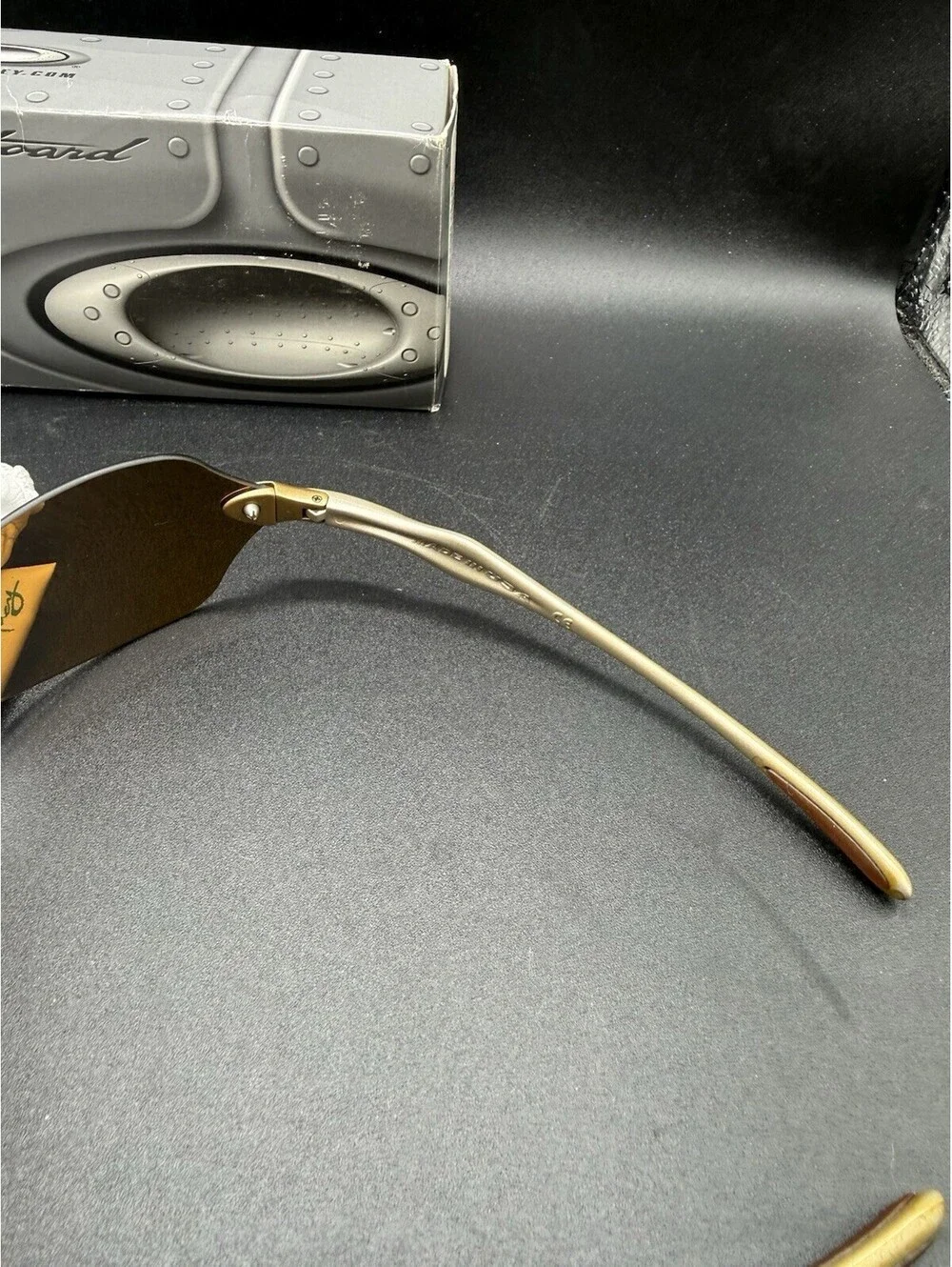 Oakley Dartboard Plasma/Gold Iridium Lenses